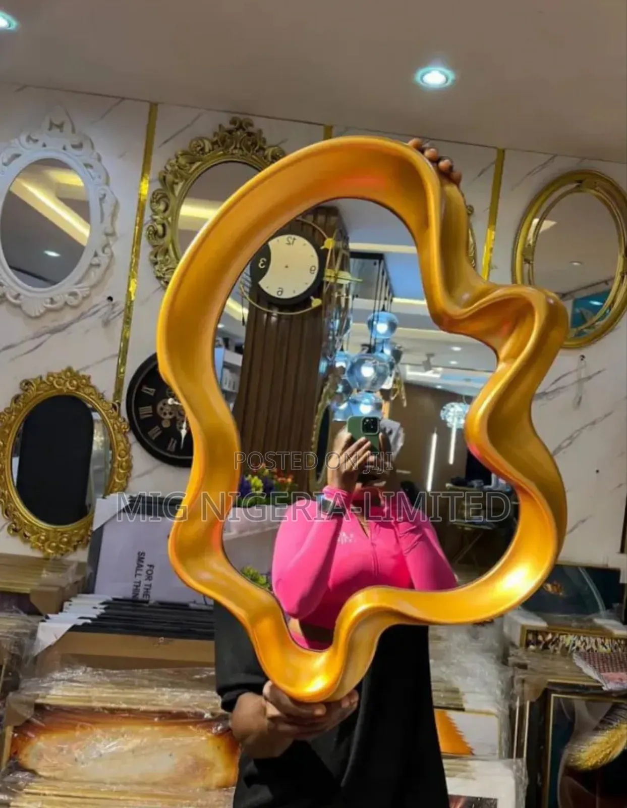 Wall Vintage Mirror Shape Decorations Gold
