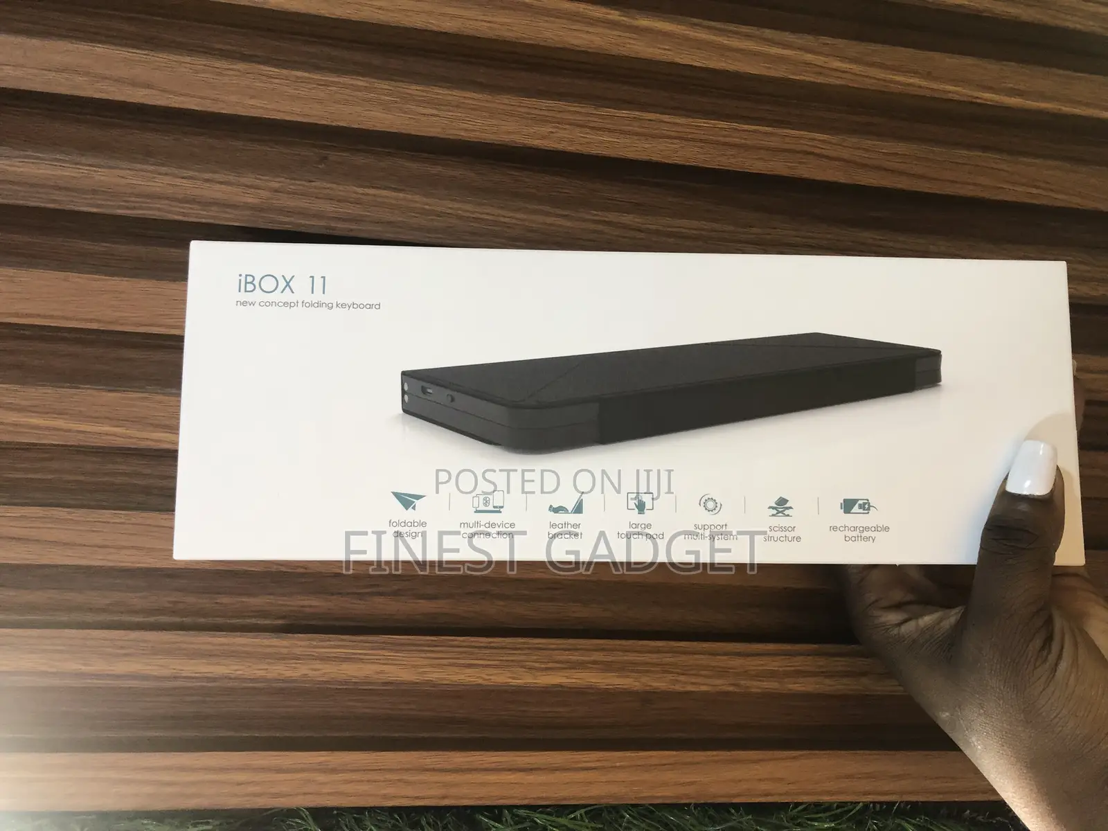Foldable Bluetooth Keyboard With an Integrated Touchpad