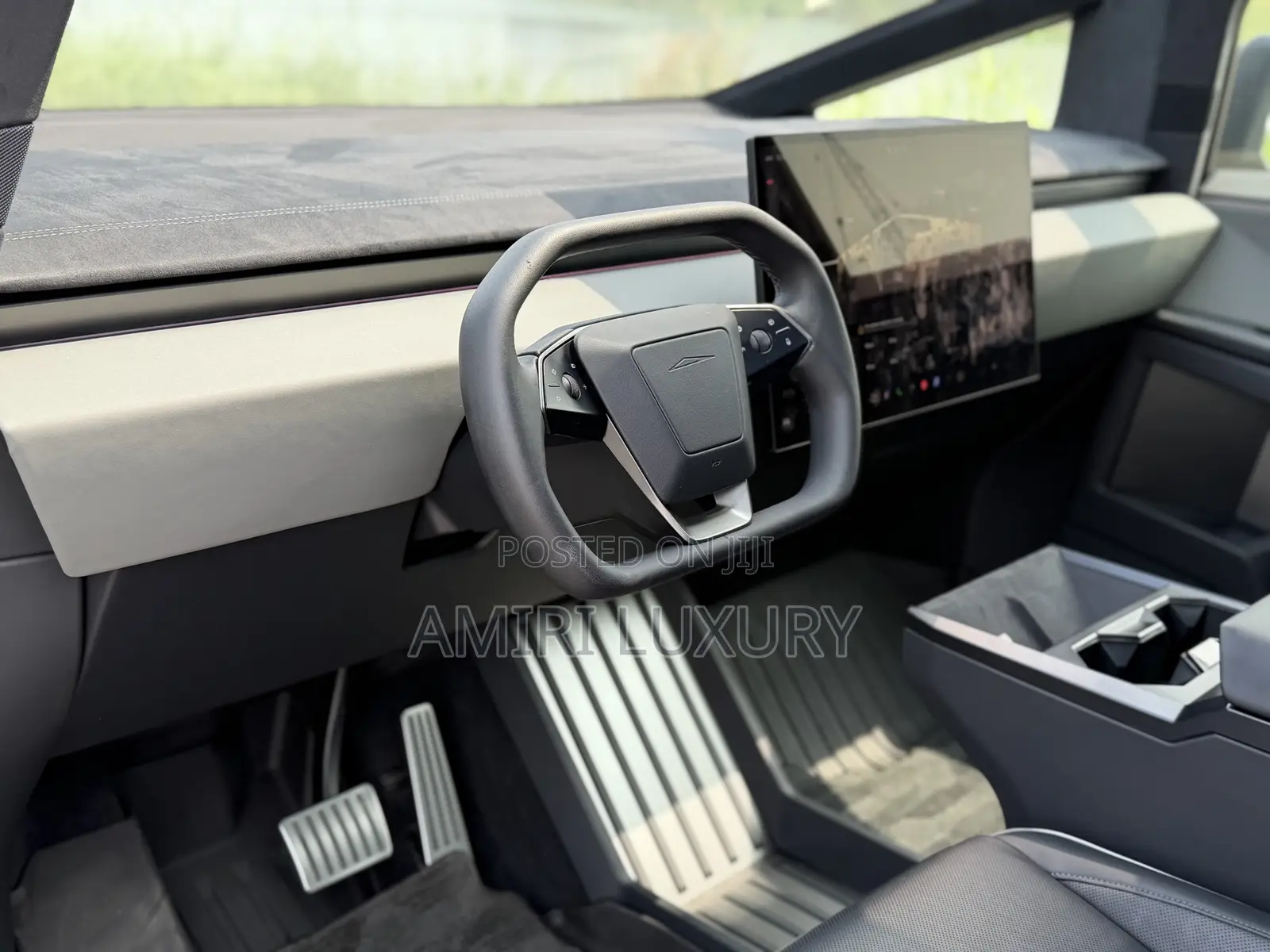 Tesla Cybertruck Cyberbeast AWD 2025 Gold