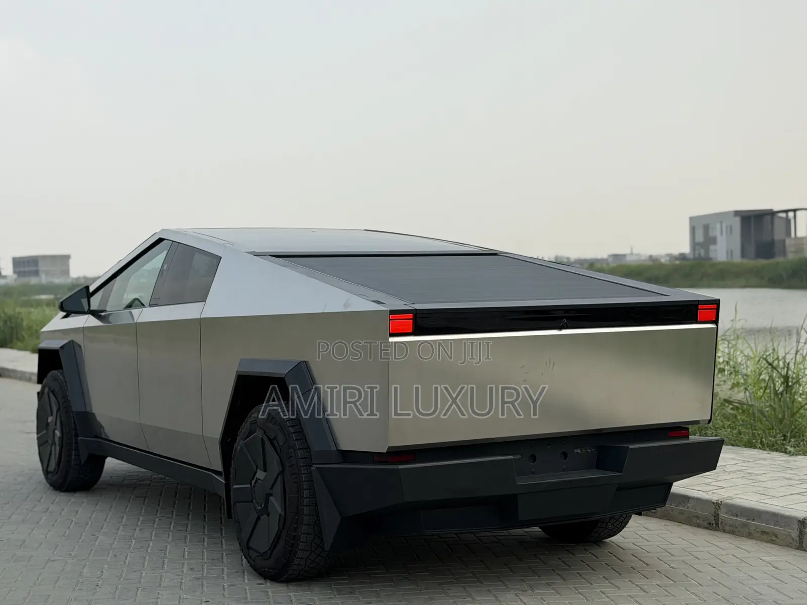 Tesla Cybertruck Cyberbeast AWD 2025 Gold
