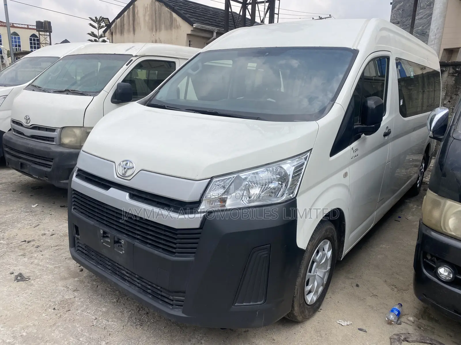 Toyota HiAce 2022 White