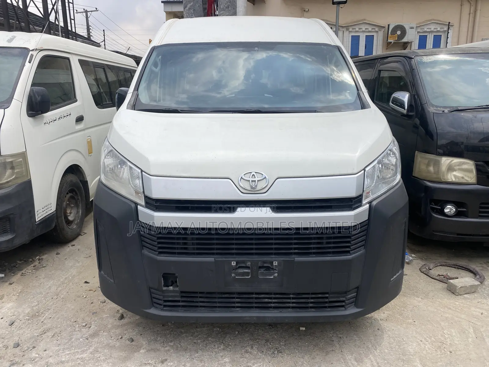 Toyota HiAce 2022 White