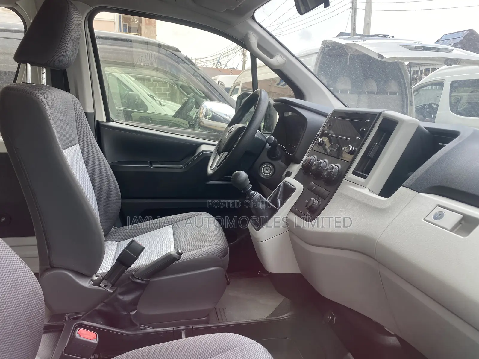 Toyota HiAce 2022 White