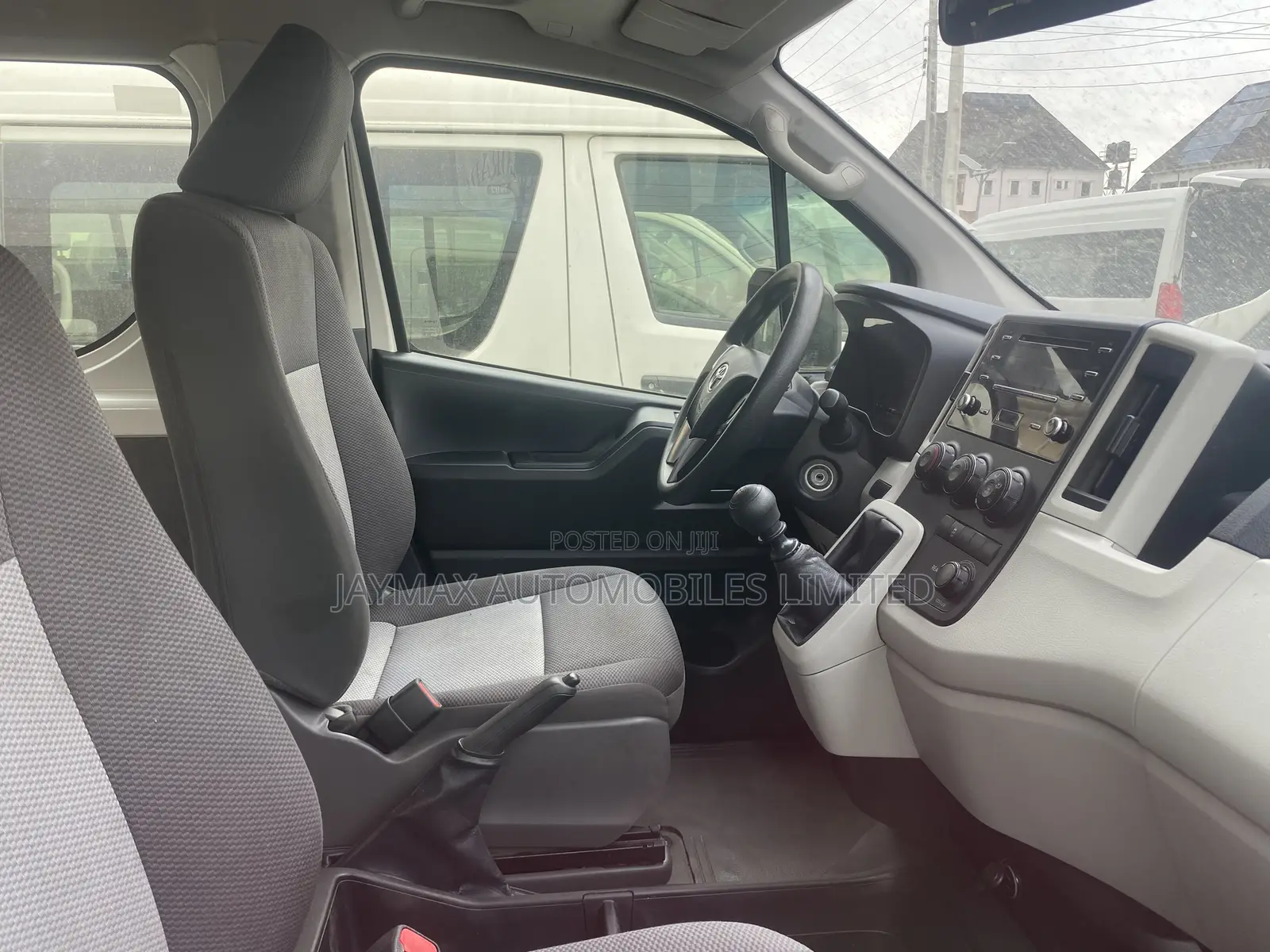 Toyota HiAce 2021 White