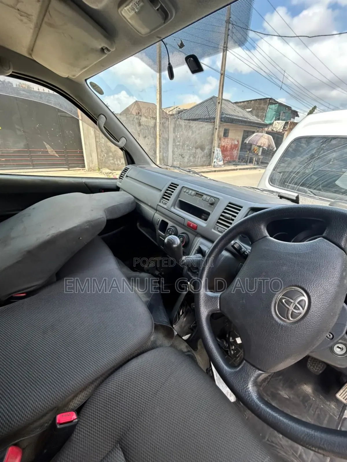 Toyota HiAce 2010 Silver