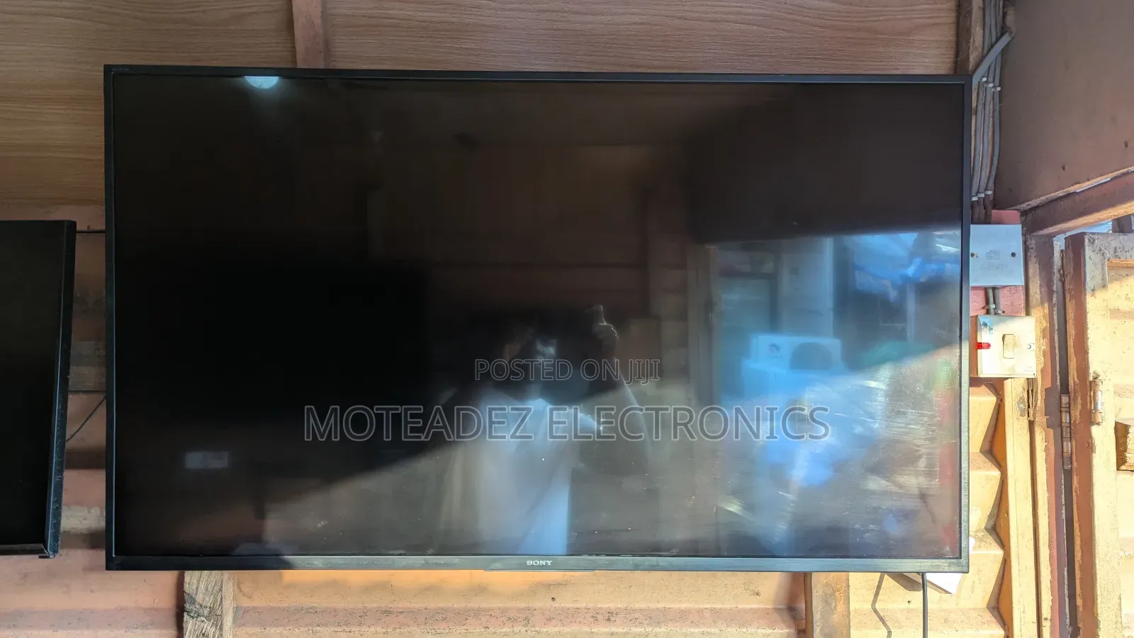 Uk Used Sony 50" Uhd Smart Led Tv With Remote Control