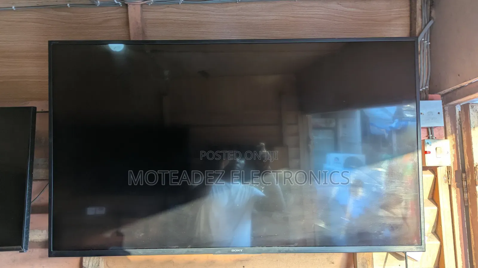 Uk Used Sony 50" Uhd Smart Led Tv With Remote Control