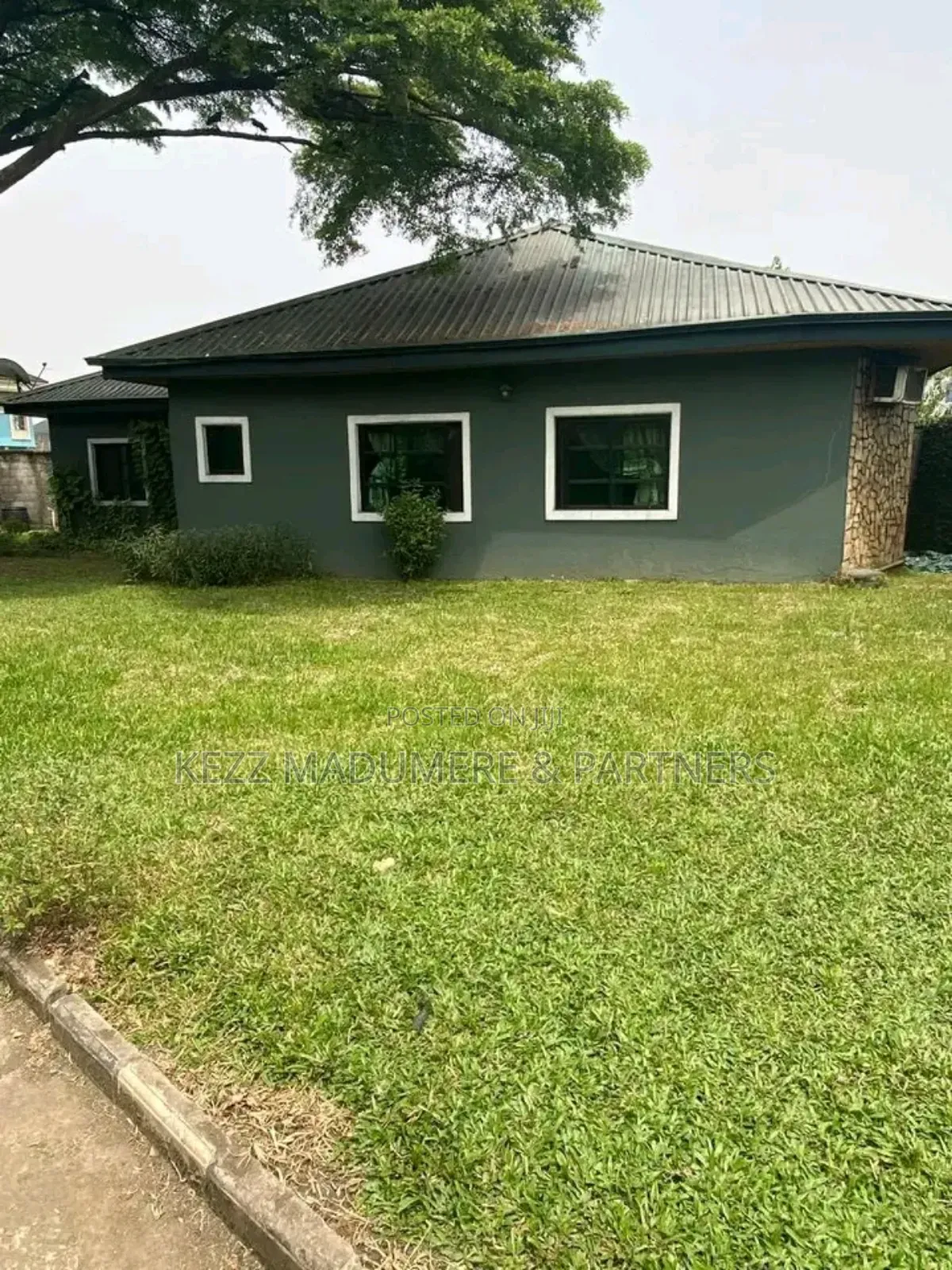5bdrm Duplex in Stadium Road, Port for sale
