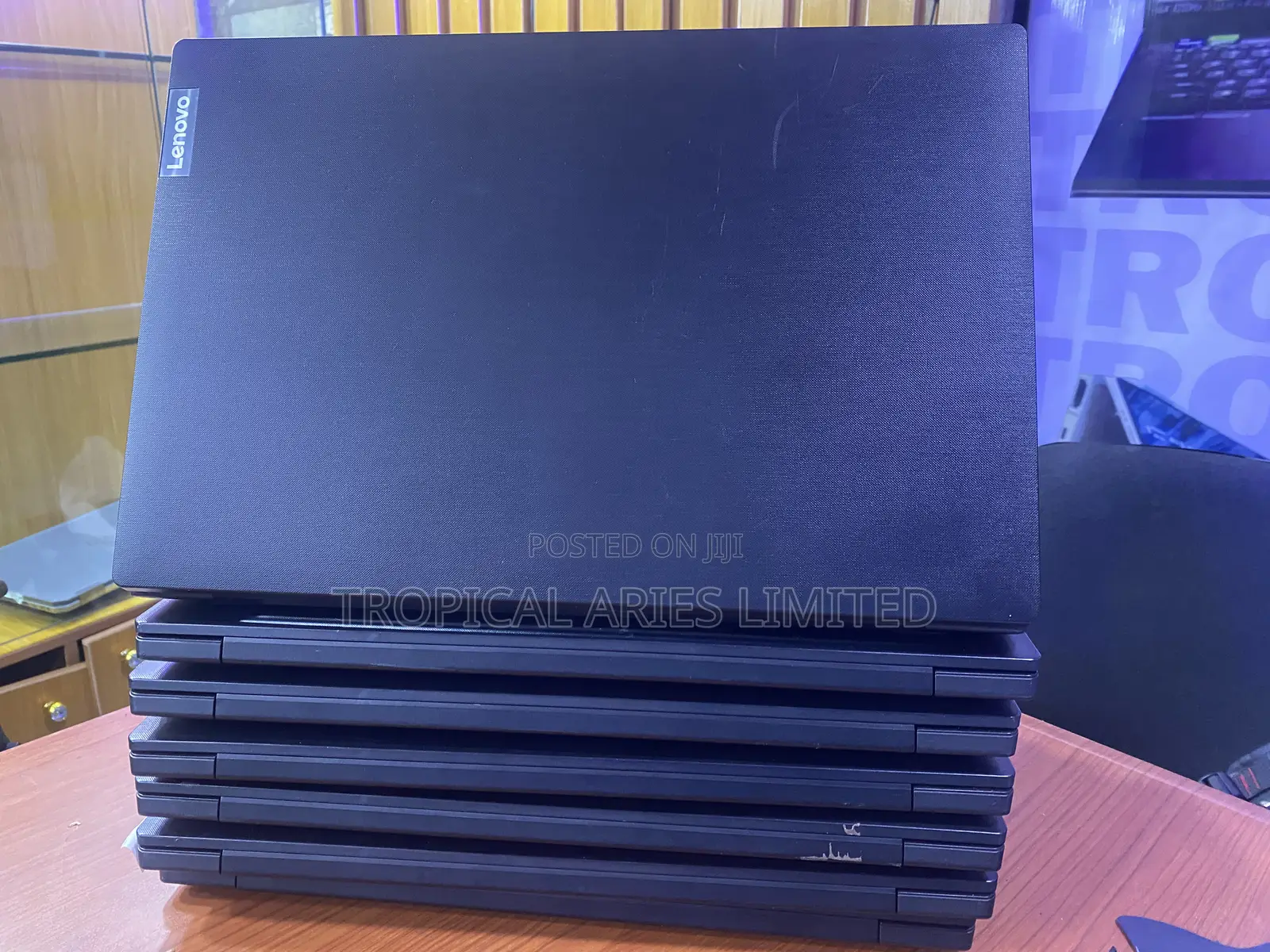 Laptop Lenovo V145 8GB AMD A8 SSD 256GB