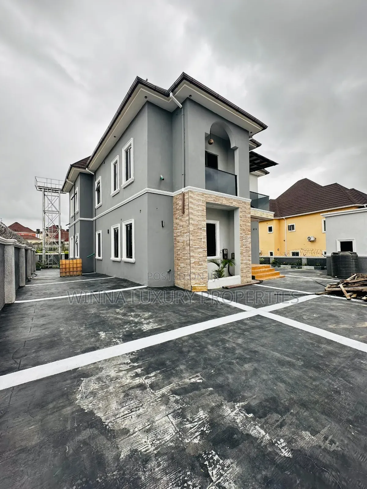 4bdrm Duplex in Penthouse Estate, Lugbe District for sale