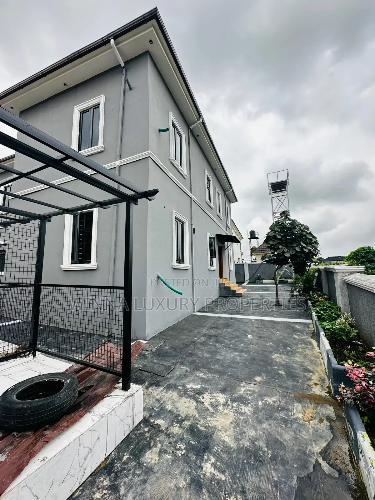 4bdrm Duplex in Penthouse Estate, Lugbe District for sale