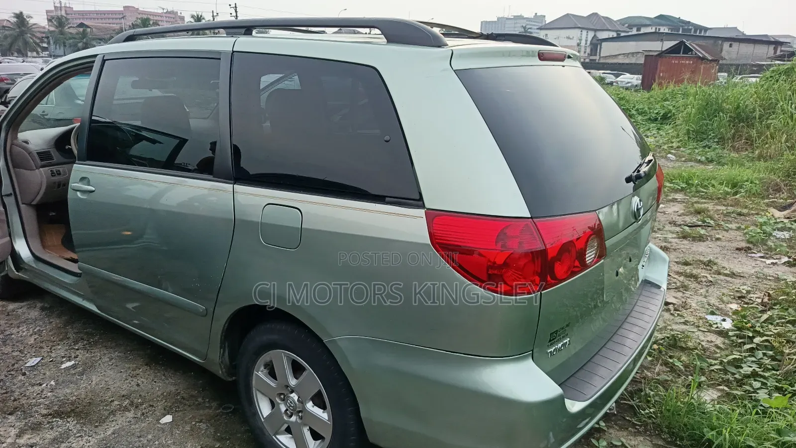 Toyota Sienna LE 2009 Green