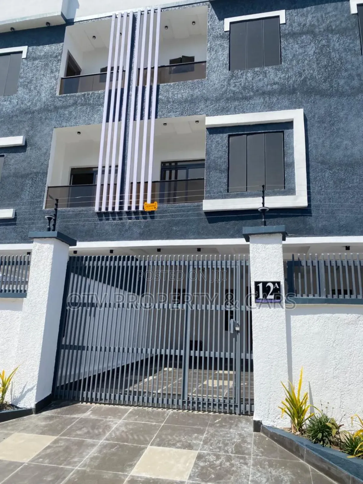 4bdrm Townhouse/Terrace in Lekki Phase 1 for sale