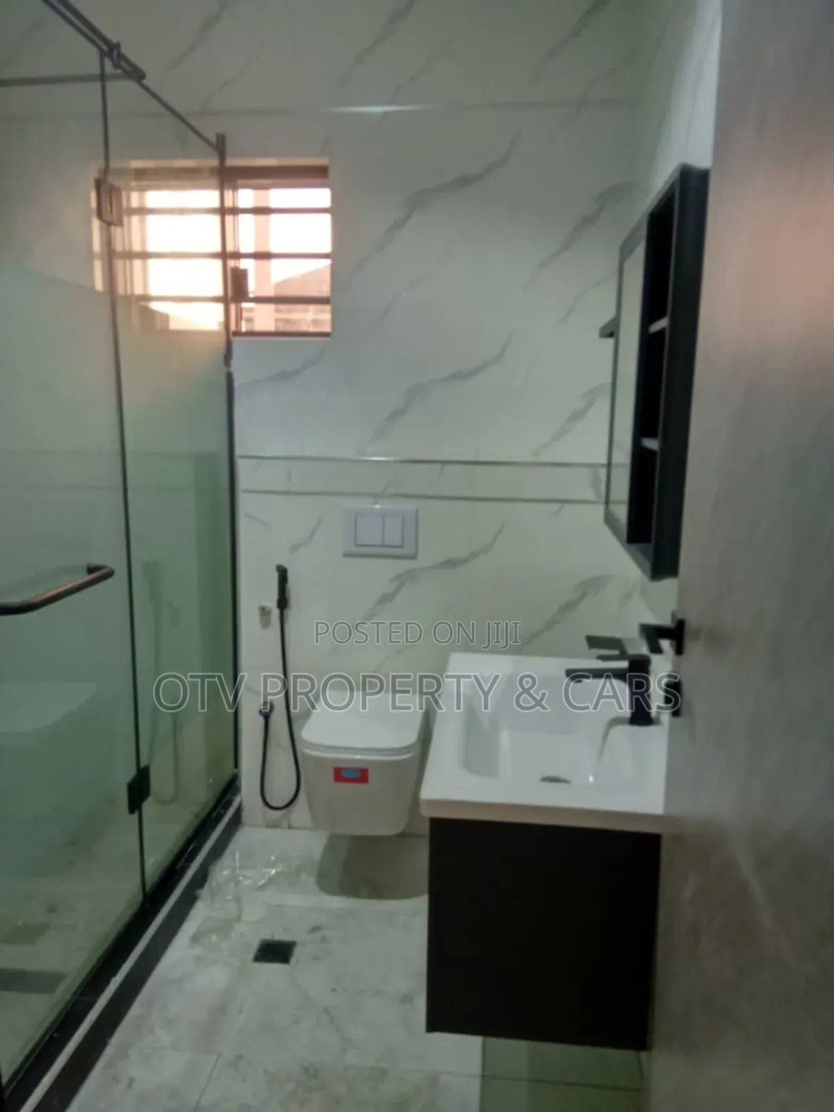 4bdrm Townhouse/Terrace in Lekki Phase 1 for sale