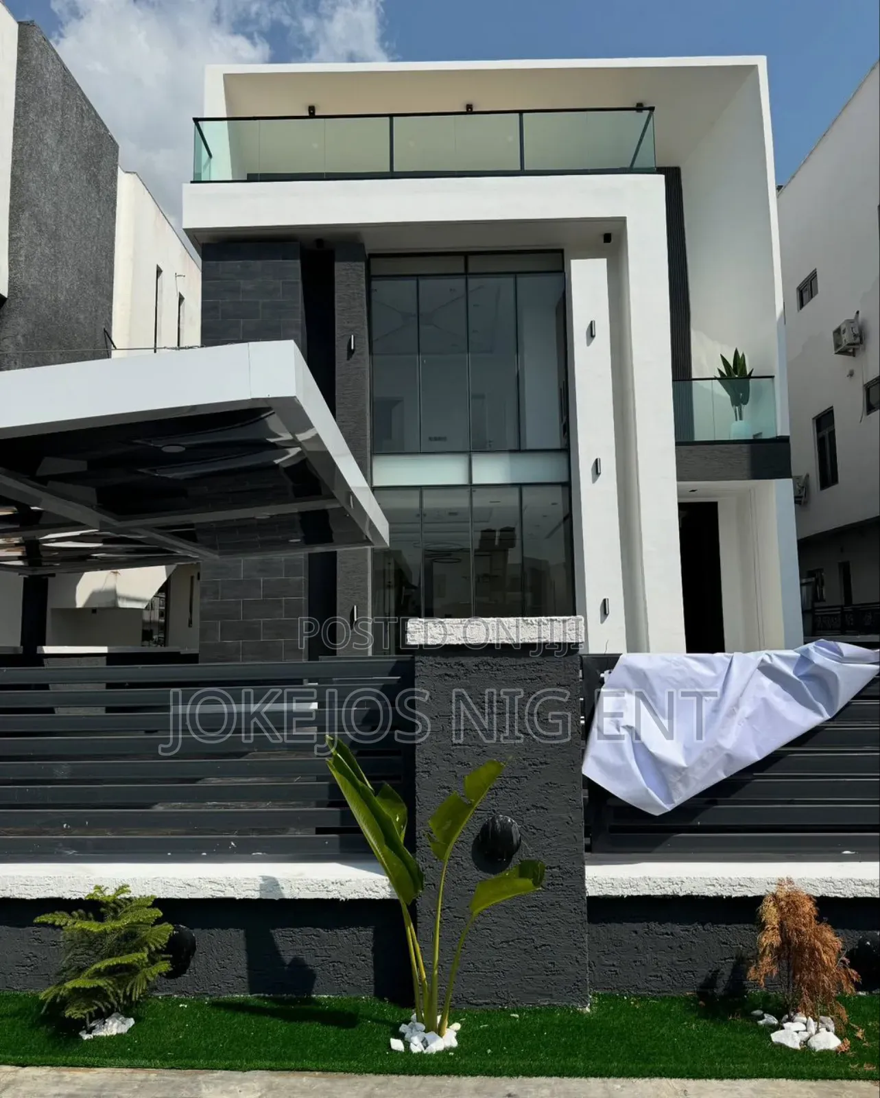 5bdrm Duplex in Ikota Gra Estate, Chevron for sale