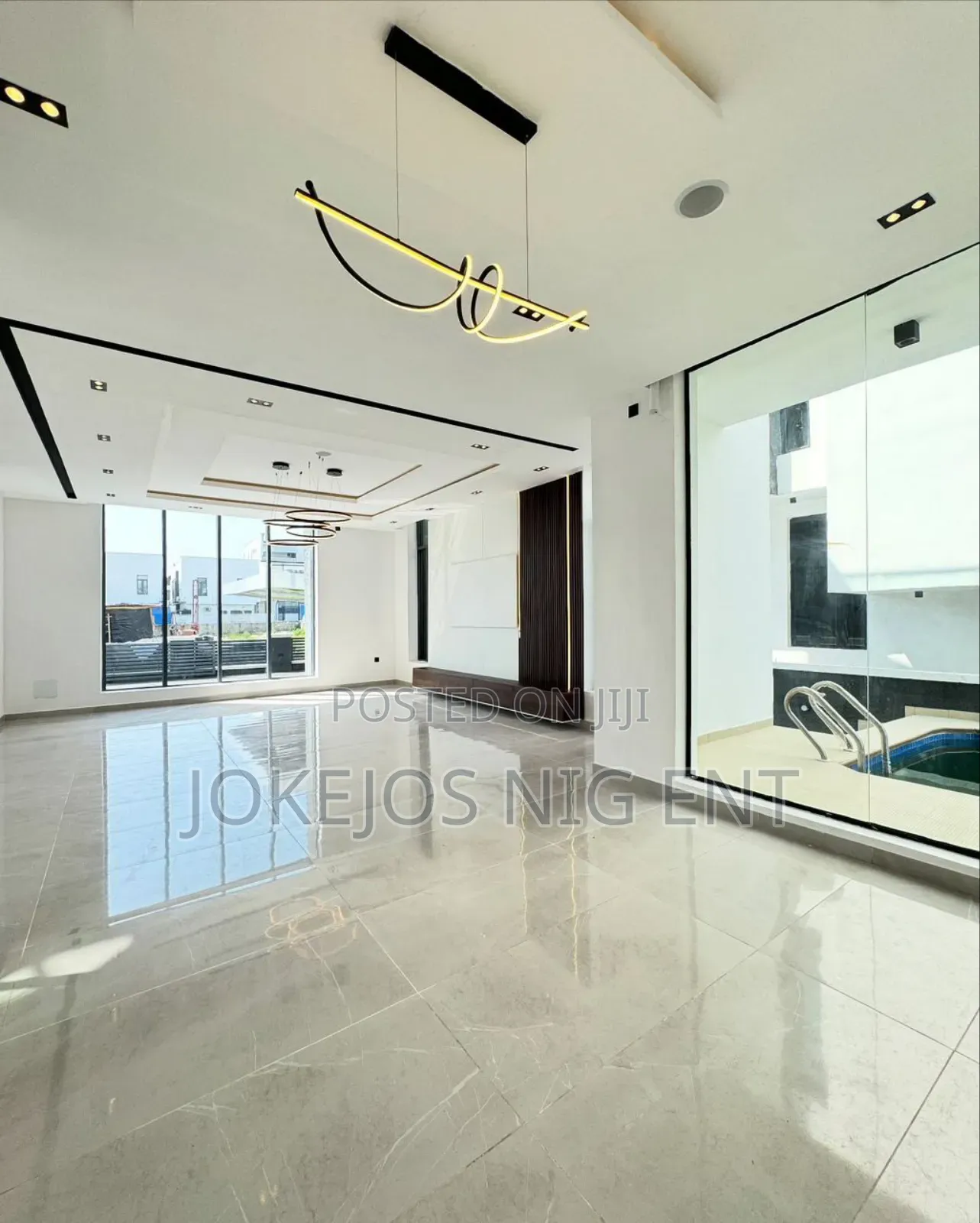 5bdrm Duplex in Ikota Gra Estate, Chevron for sale