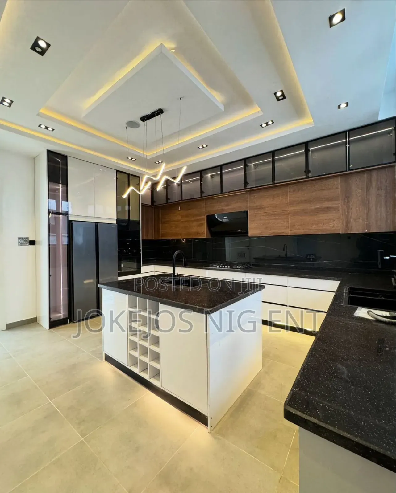 5bdrm Duplex in Ikota Gra Estate, Chevron for sale