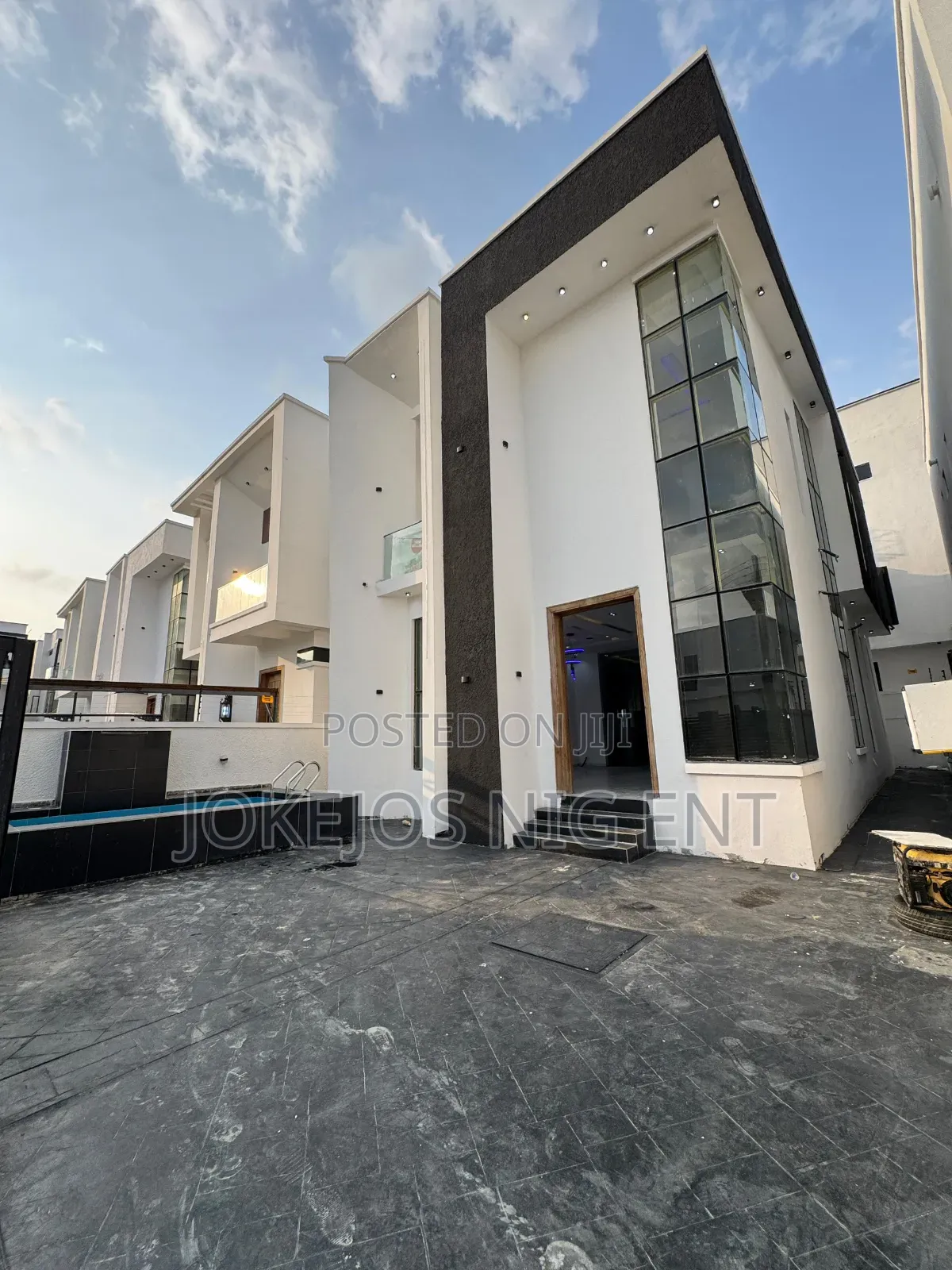 4bdrm Duplex in Chevron Drive Lekki for sale