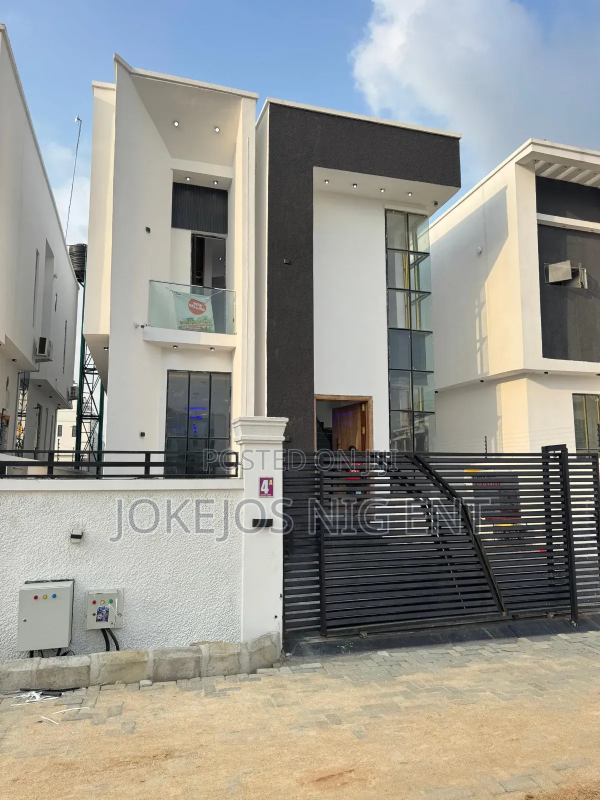 4bdrm Duplex in Chevron Drive Lekki for sale