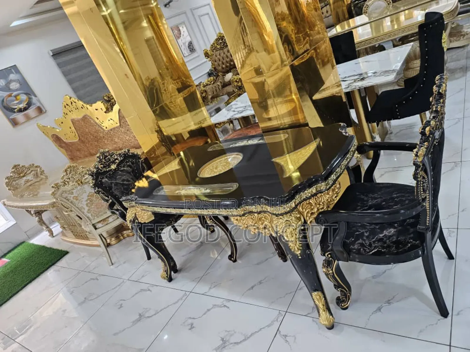 Royal Luxurious Dining