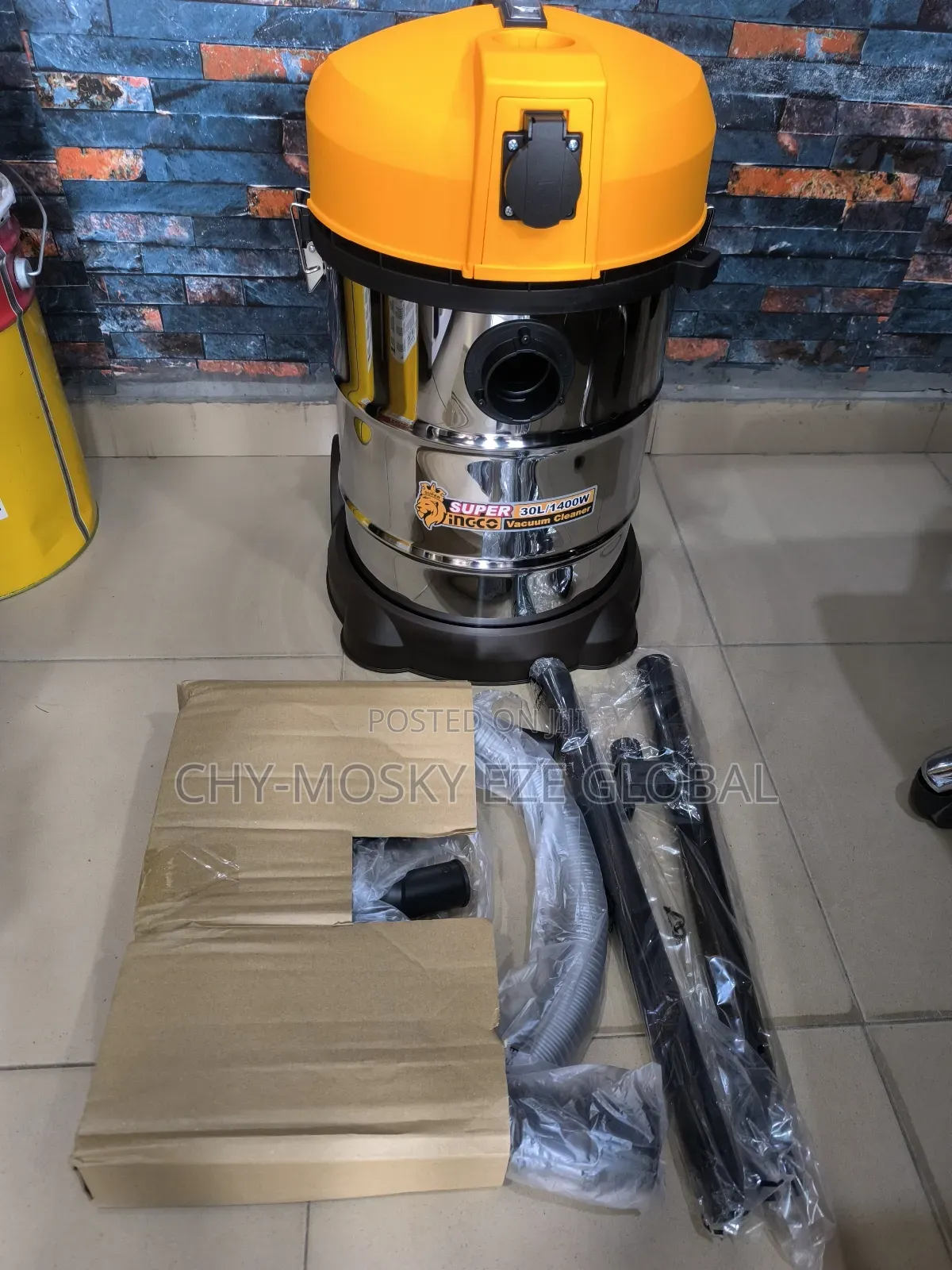 Vacuum Cleaner (30ltr/1400w)
