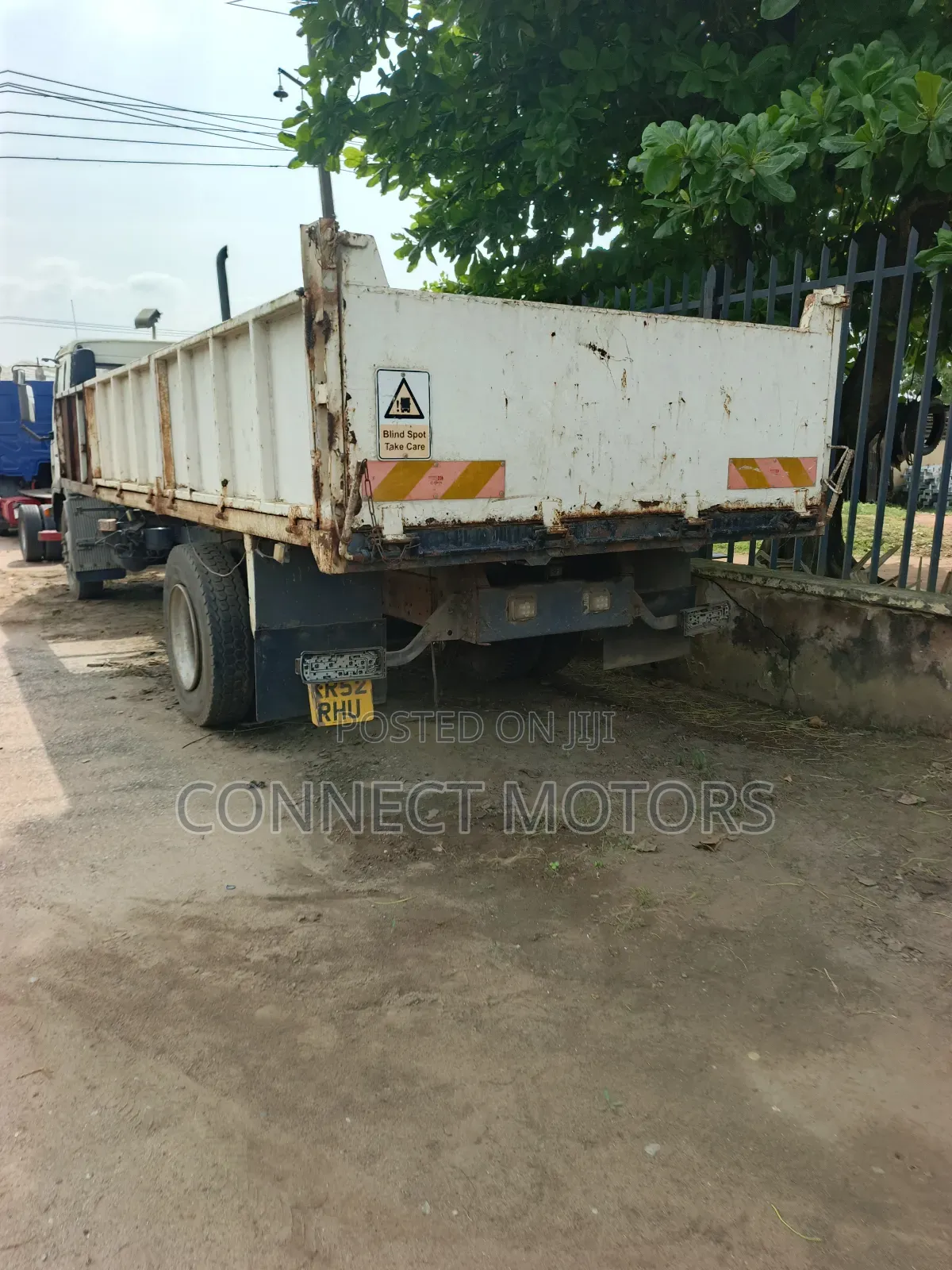 6 Tyres Long Fram Volvo Truck