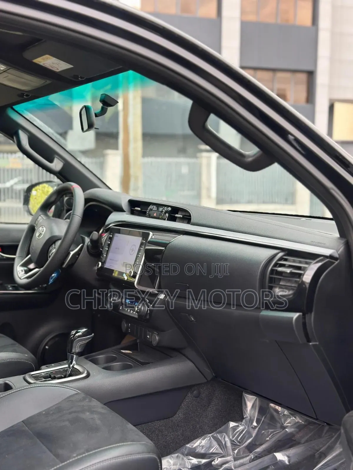 New Toyota Hilux 2025 Black