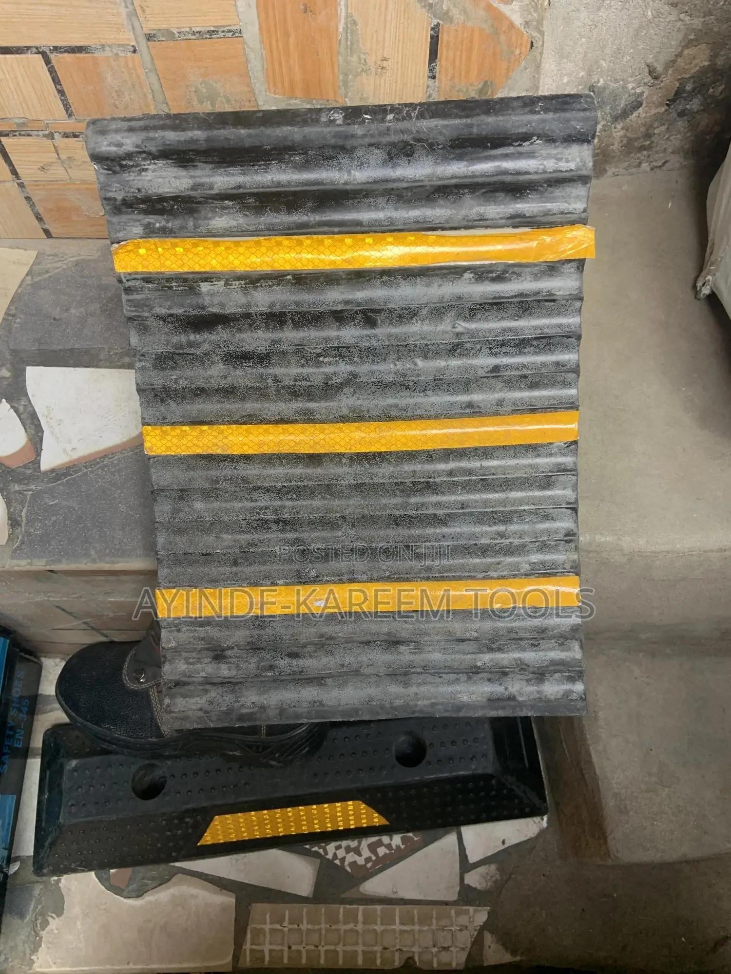 Rubber Wheel Chock Or Wheel Wedge