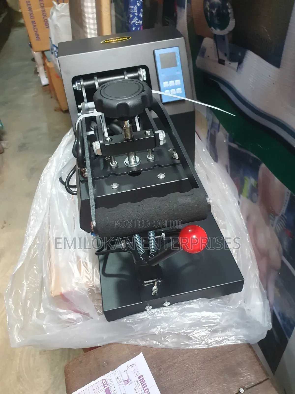 Industrial Golden Cap Press With Gear