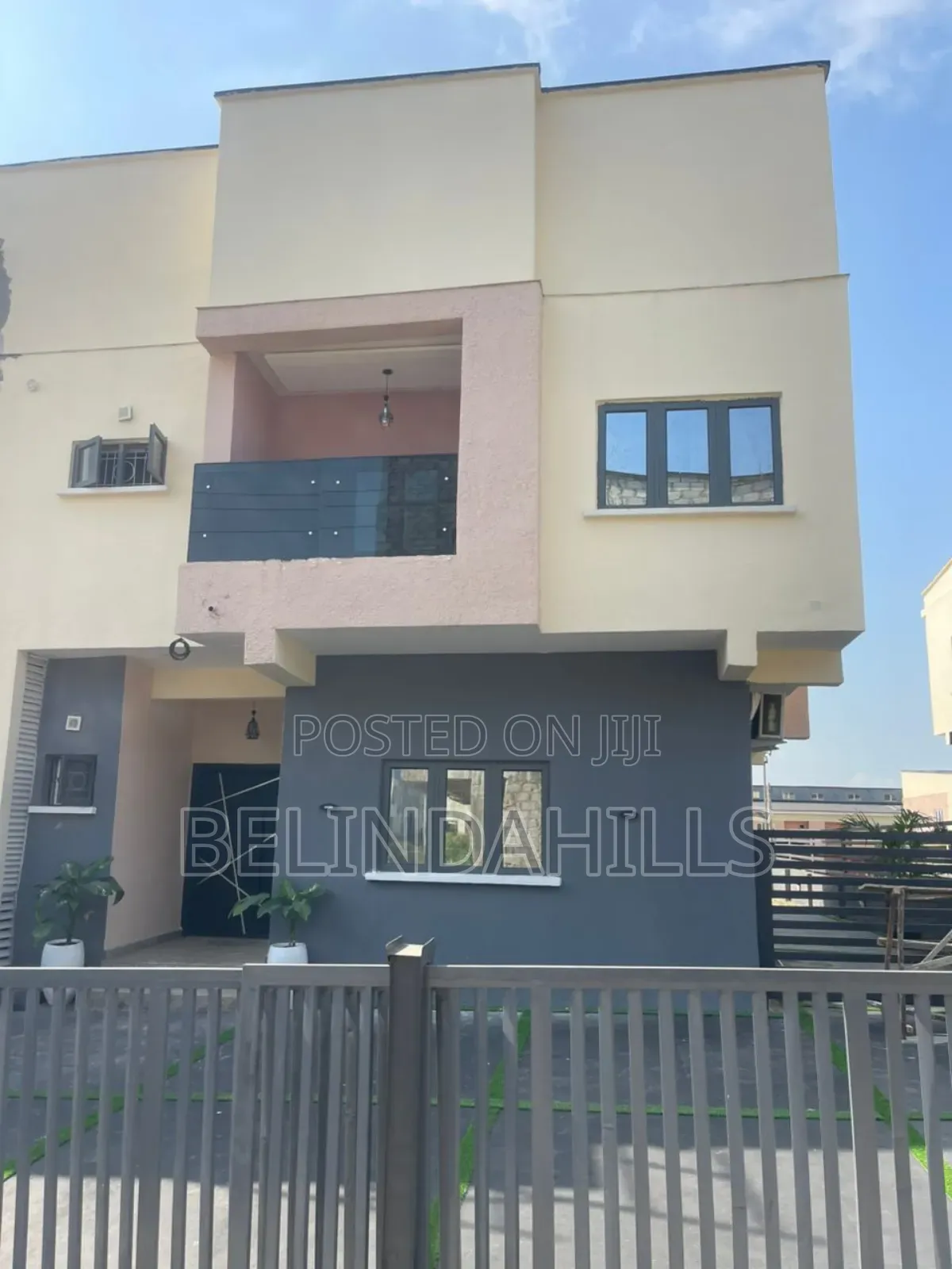 5bdrm Townhouse/Terrace in Life Camp for sale