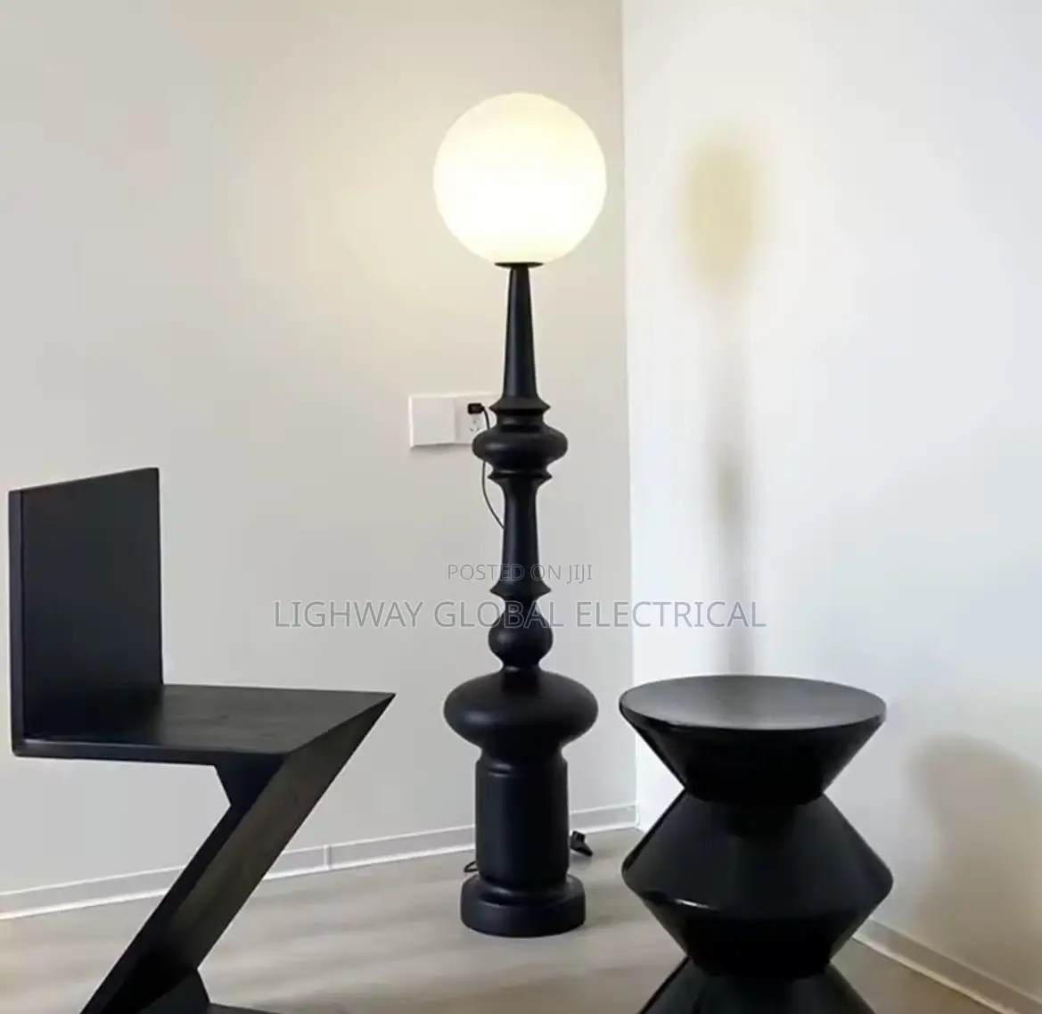 Modern Nordic Black Resin Floor Designer Light