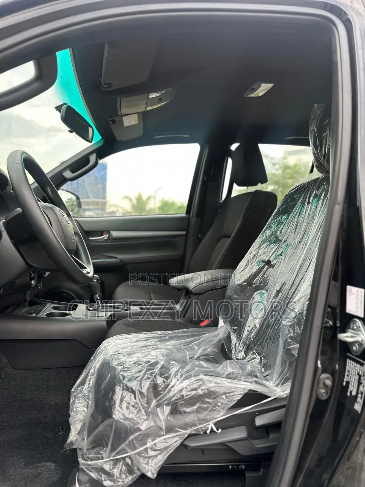 New Toyota Hilux 2025 Black