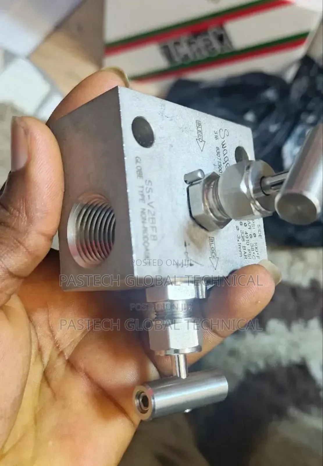 //5-valve Manifold; 1/2" Fnpt X 1/8" Fnpt, 316ss (Swagelok)