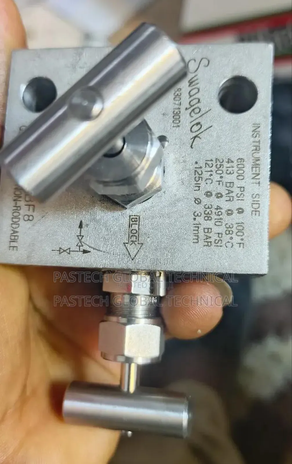 //5-valve Manifold; 1/2" Fnpt X 1/8" Fnpt, 316ss (Swagelok)