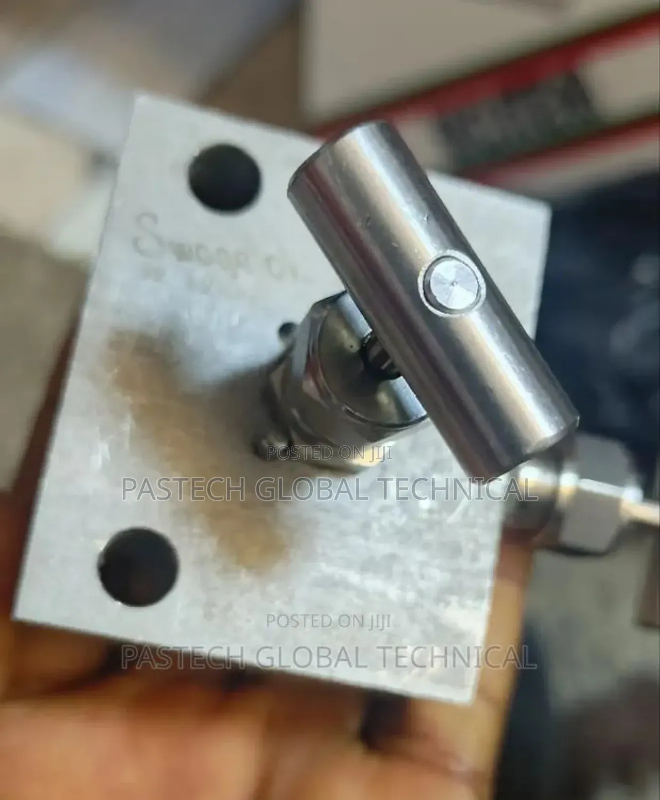 //5-valve Manifold; 1/2" Fnpt X 1/8" Fnpt, 316ss (Swagelok)