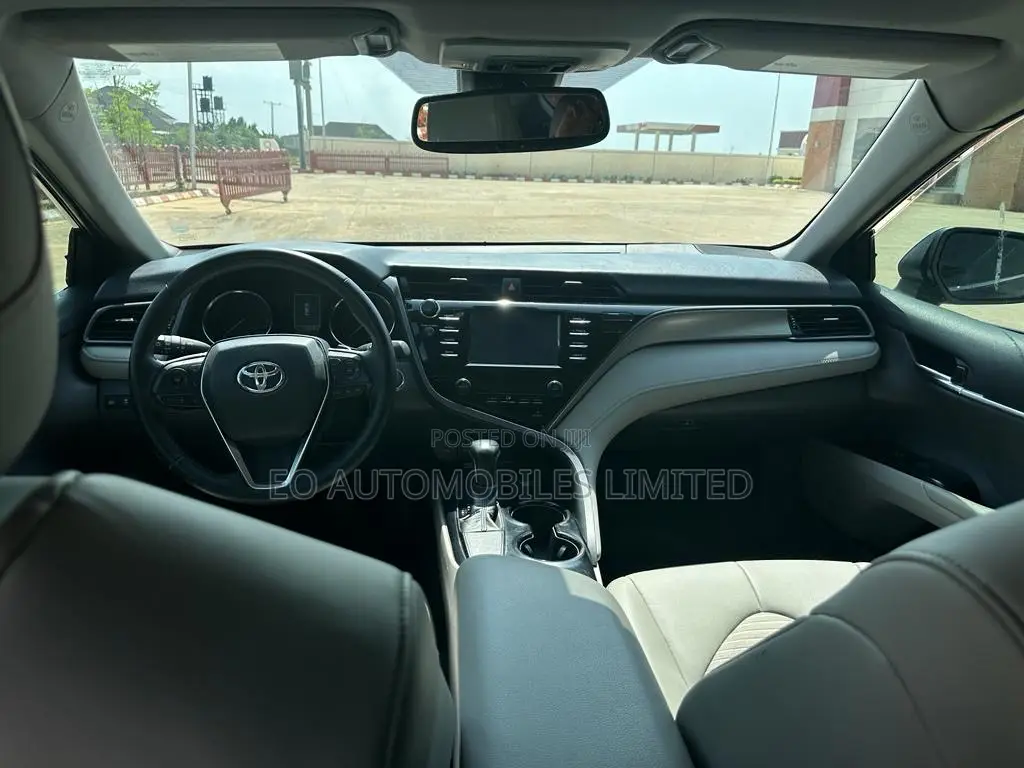 Toyota Camry 2020 Green