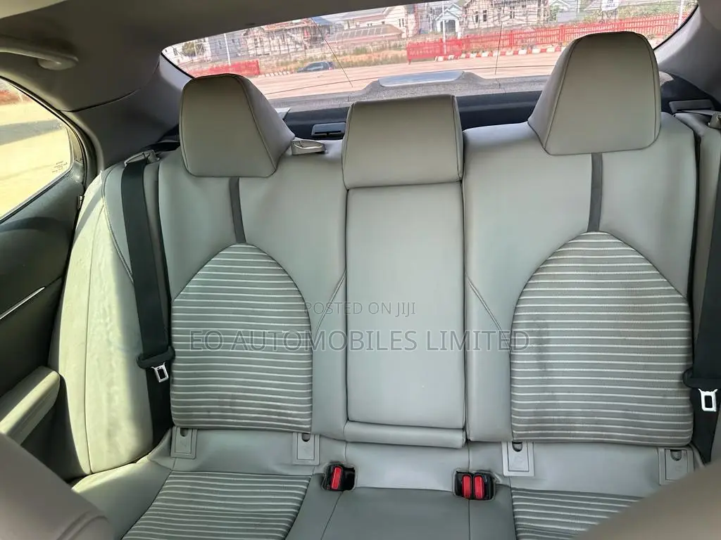 Toyota Camry 2020 Green