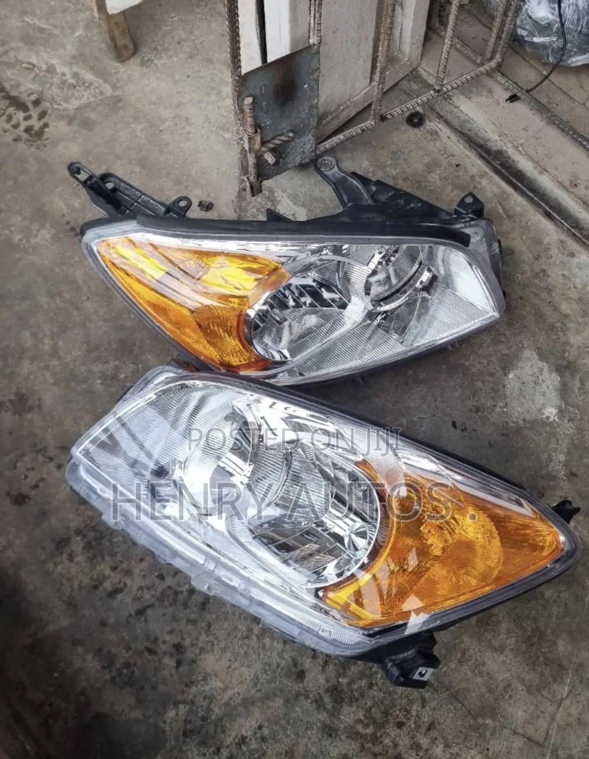 Set Headlights Rav 4 2010