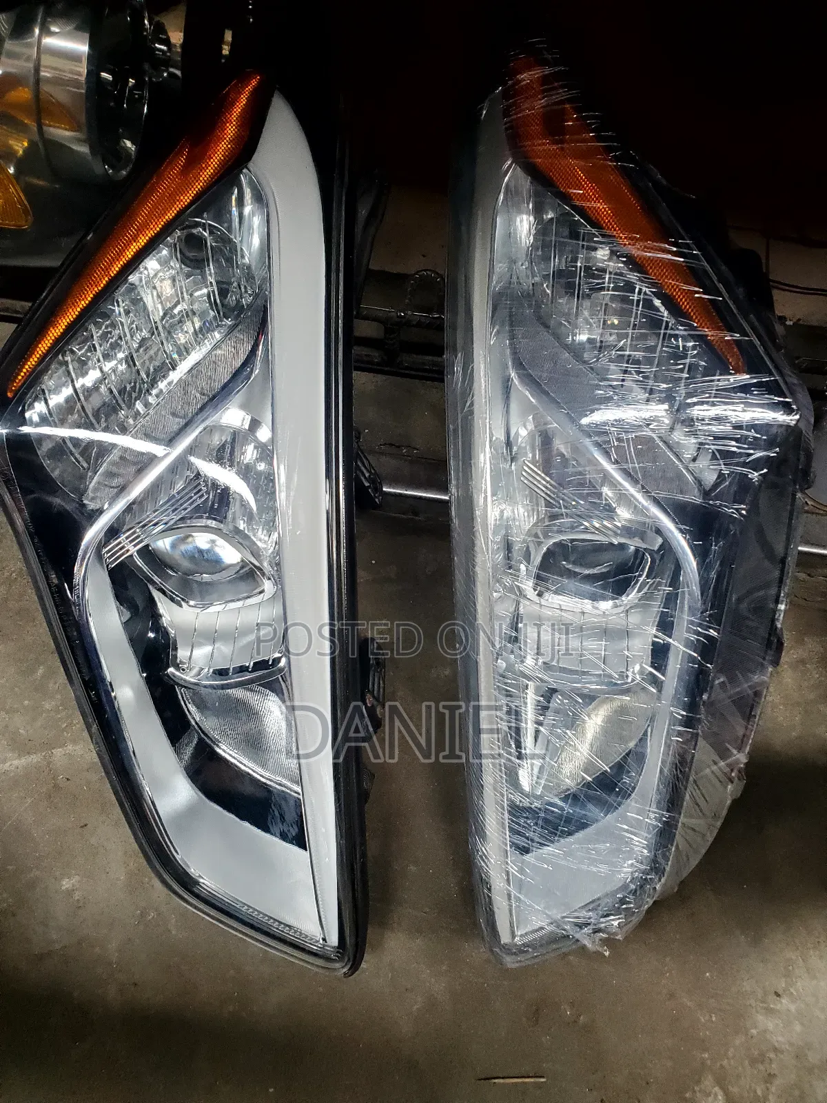 Hyundai Santa Fe 2013 Headlight
