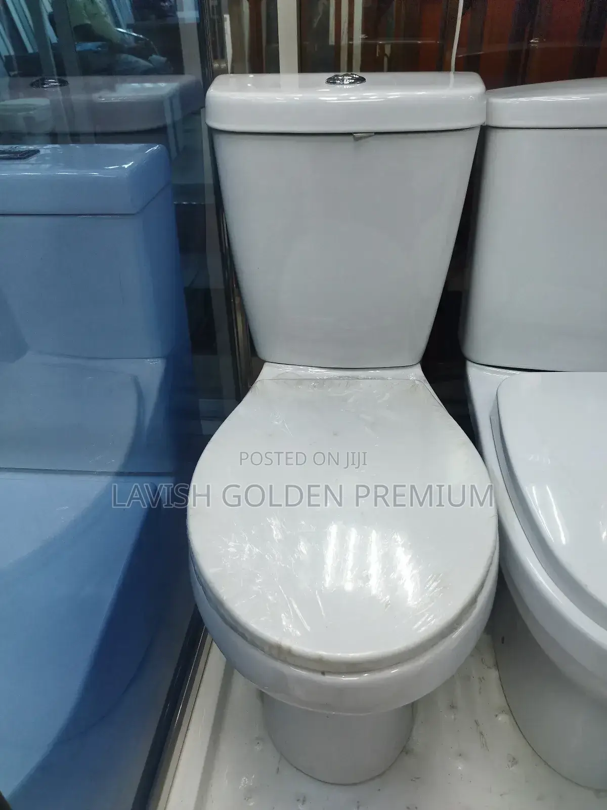 Golden Diamond Toilet Seat With Basin and Pedestal