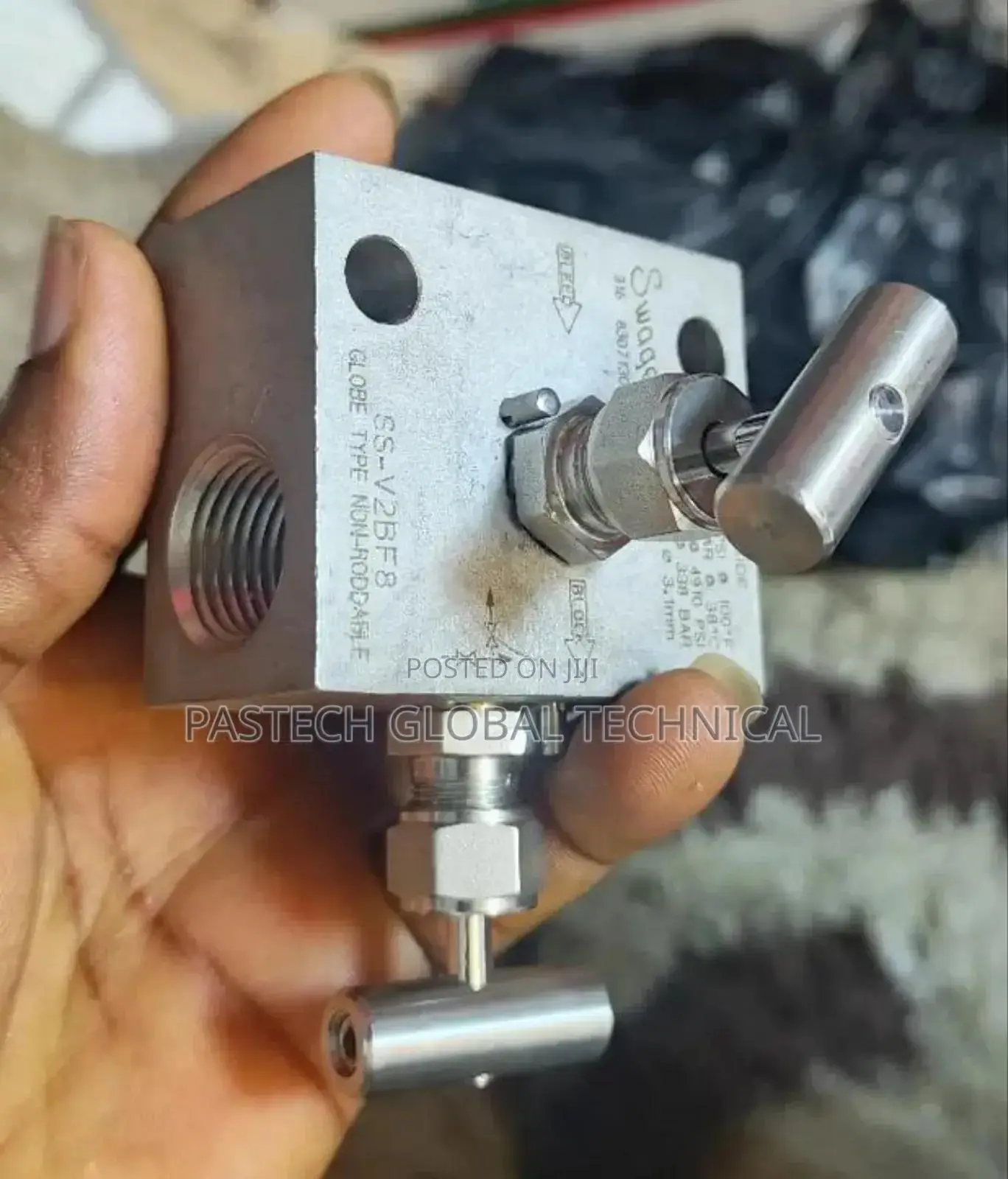 //5-valve Manifold; 1/2" Fnpt X 1/8" Fnpt, 316ss (Swagelok)