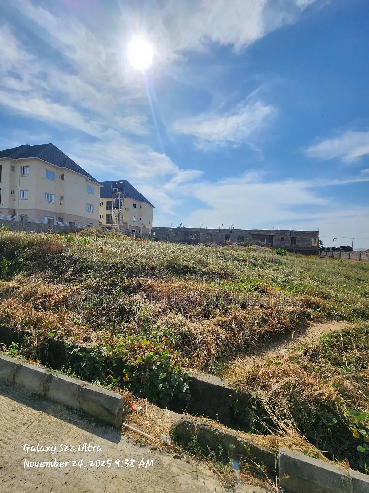 1200sqm Land for 9units of 3 Bed Block of Flat