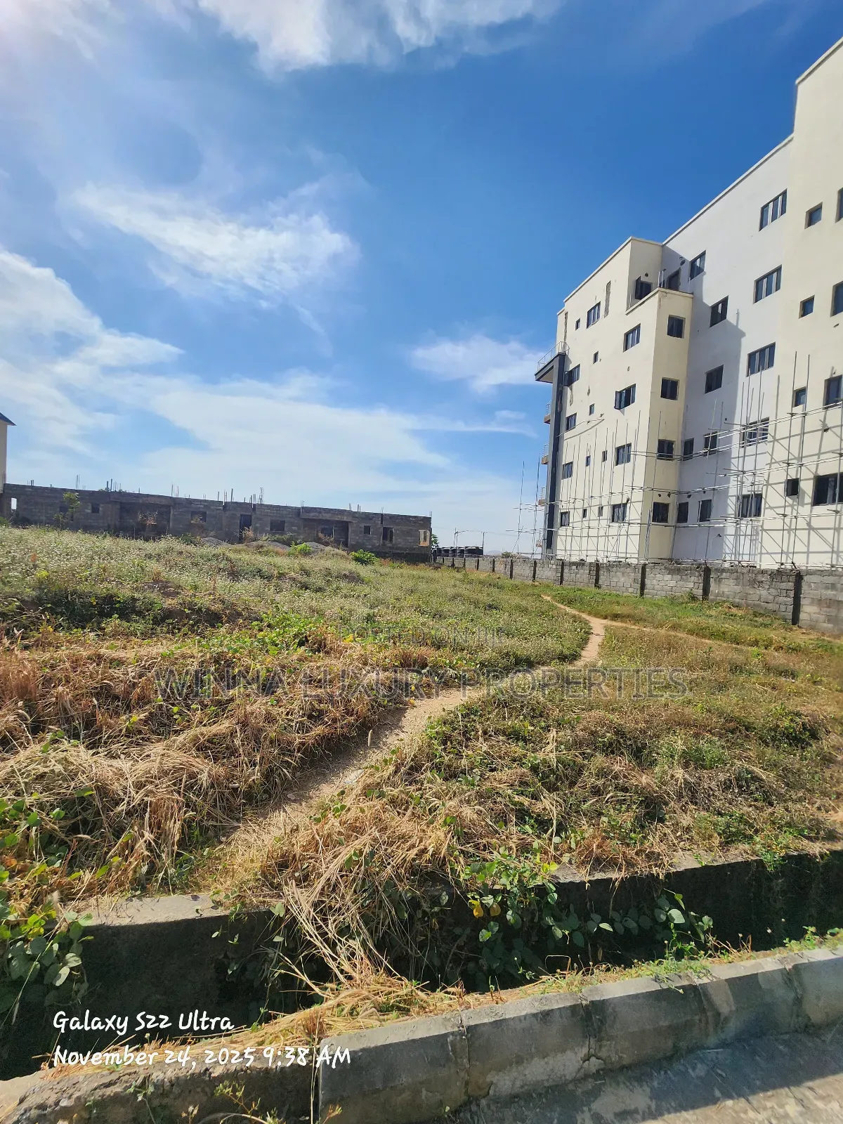 1200sqm Land for 9units of 3 Bed Block of Flat