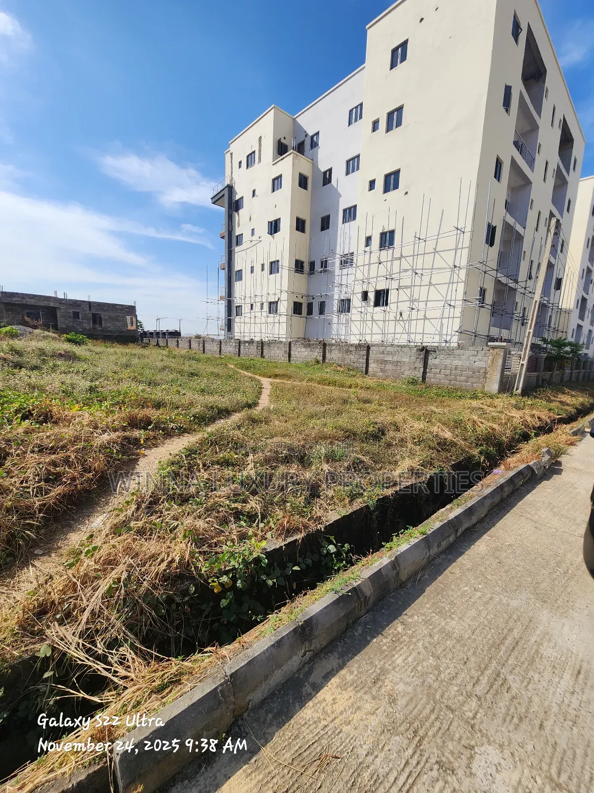 1200sqm Land for 9units of 3 Bed Block of Flat