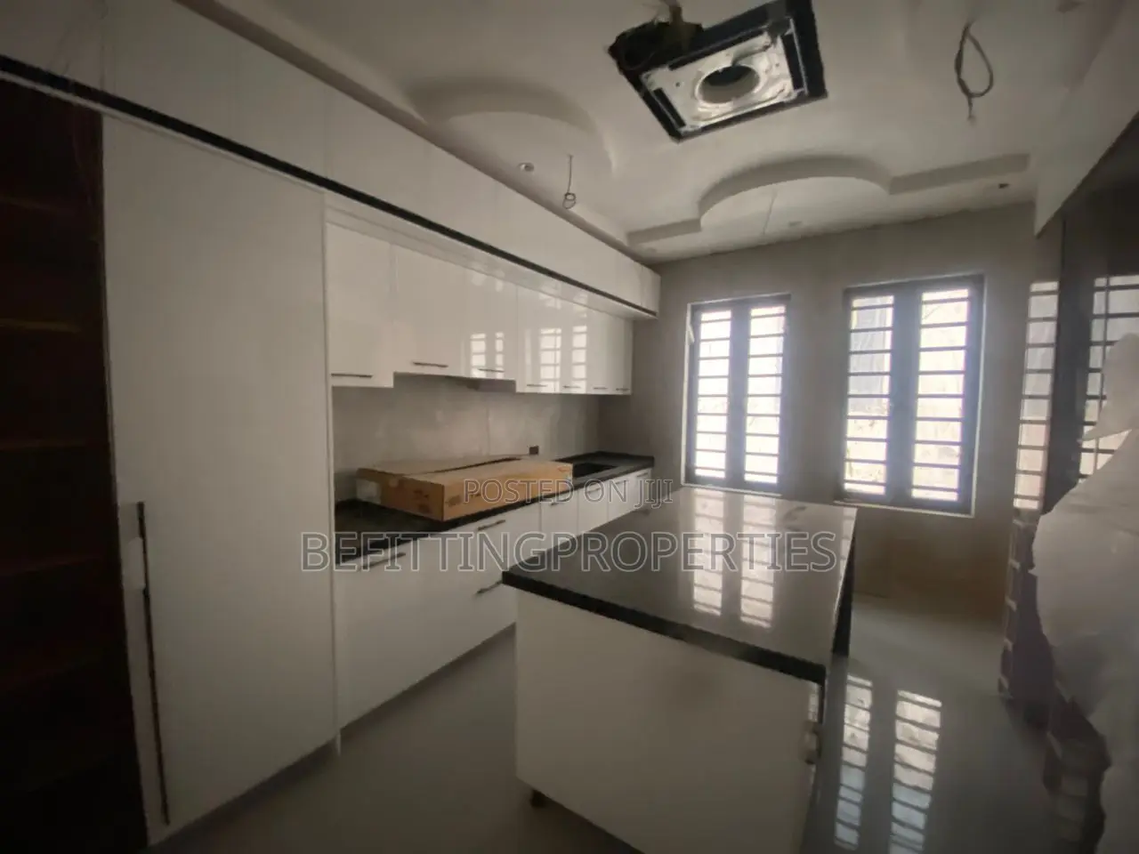 5bdrm Duplex in Ikeja for sale