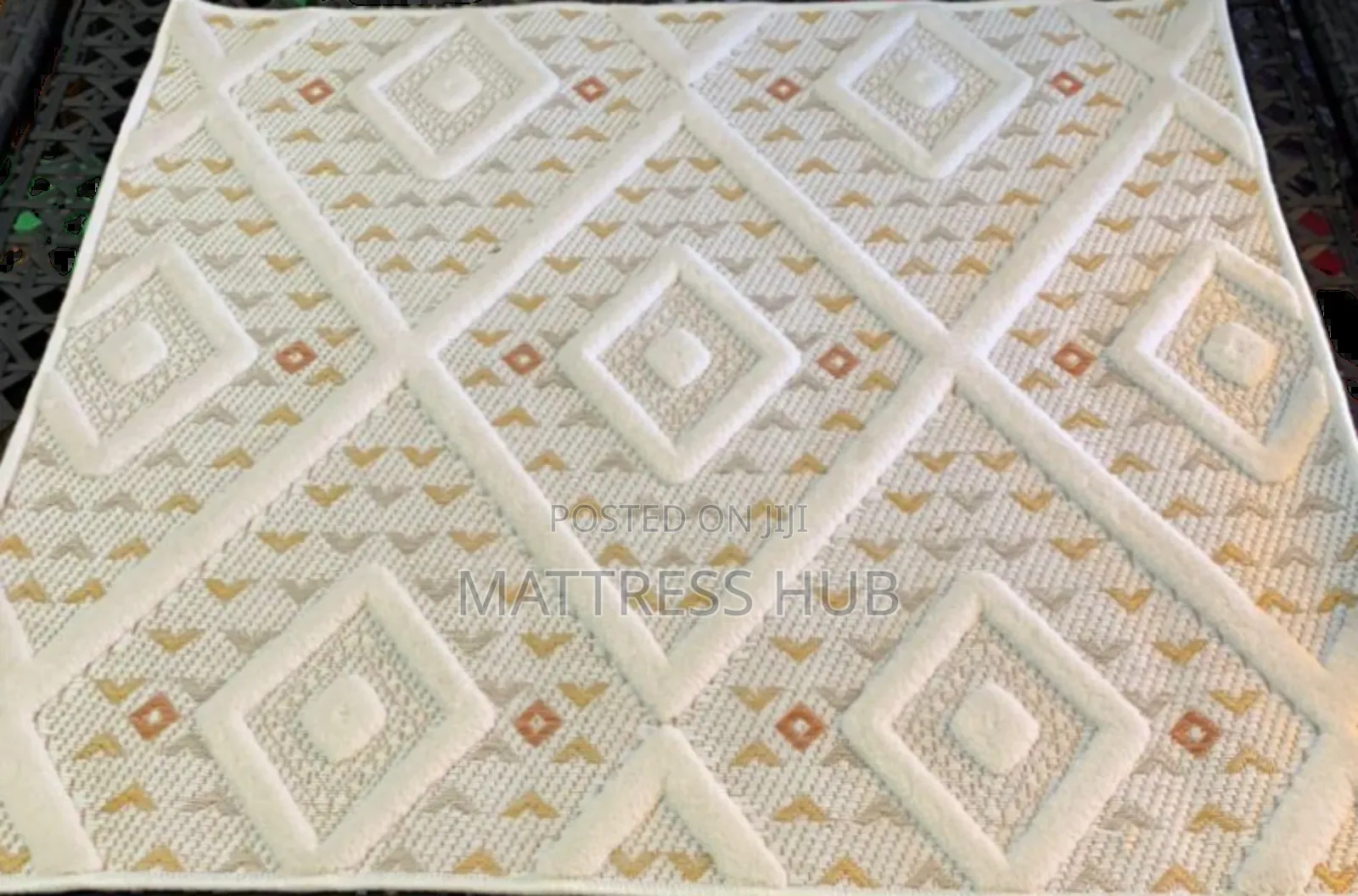 Classic Turkish Bedroom Rug 2.6 by 2.6 Ft