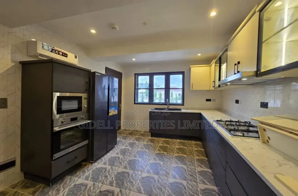 4bdrm Townhouse / Terrace in Wuse 2 for rent
