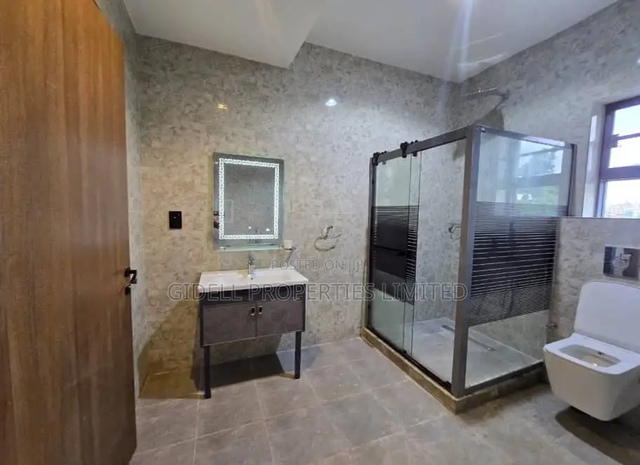 4bdrm Townhouse / Terrace in Wuse 2 for rent