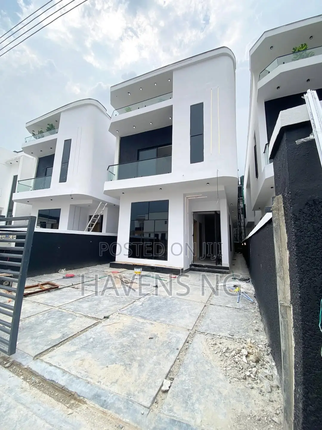4bdrm Duplex in Off Lekki-Epe Expressway for sale