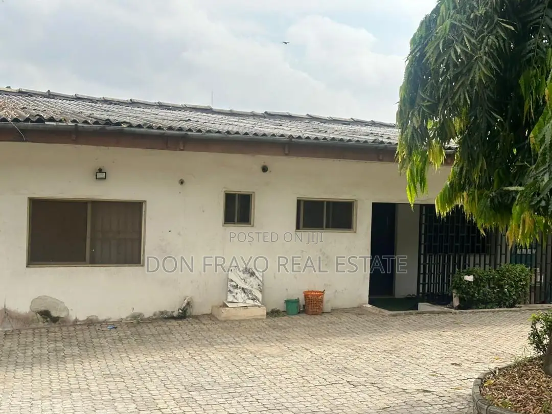 5bdrm Bungalow in Main Ikolaba Estate, Bodija for sale